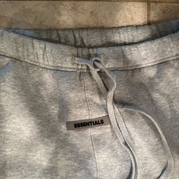 Essentials sweatpants - Picture 3 of 4